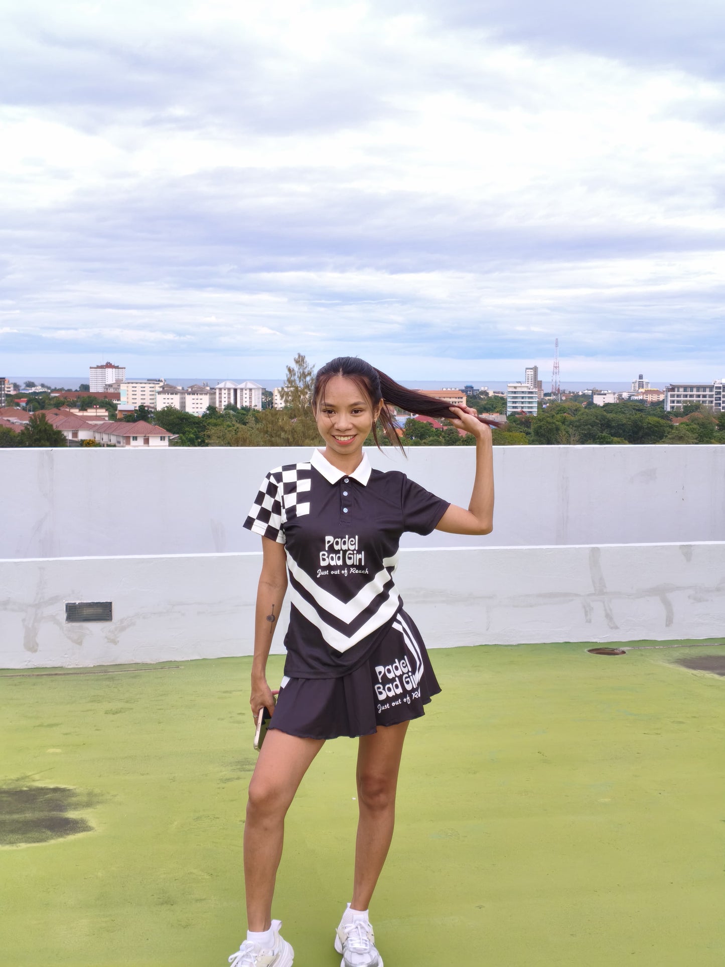 Padel Bad Girl Skirt / "Just out of Reach" (Connecting shorts with pockets)